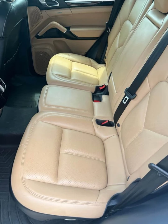 2016 Porsche 958 Cayenne - Image 12 of 18