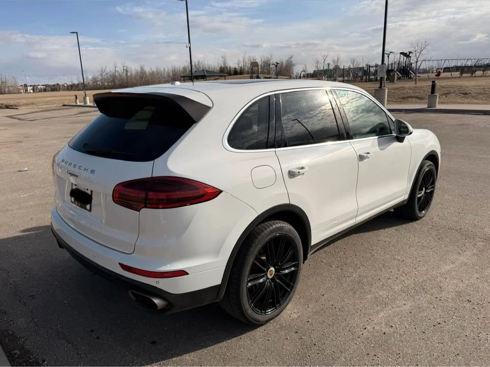 2016 Porsche 958 Cayenne - Image 8 of 15