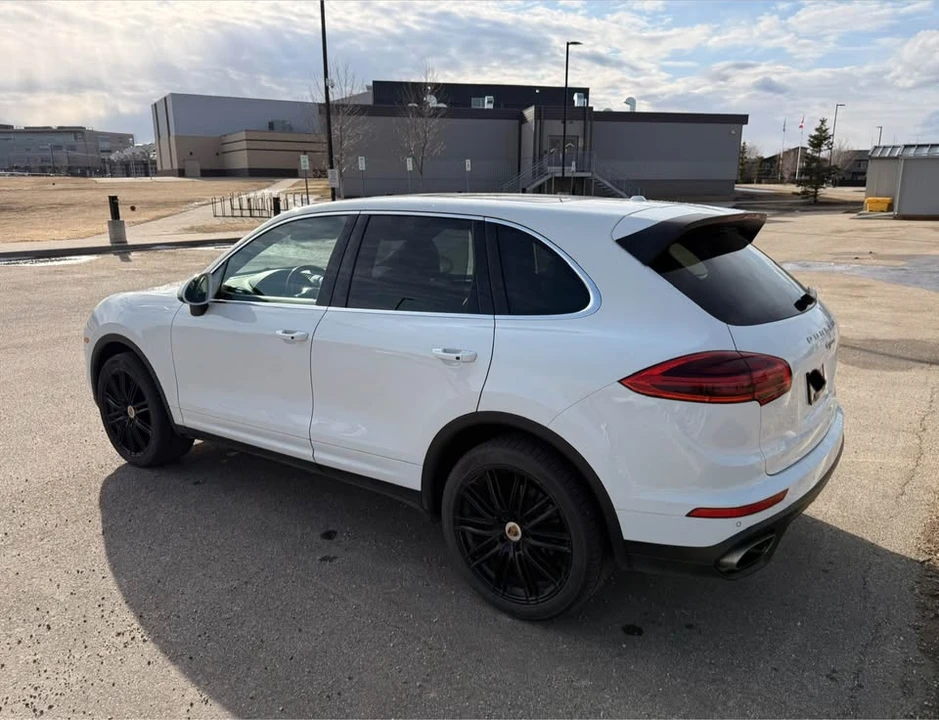 2016 Porsche 958 Cayenne - Image 6 of 15