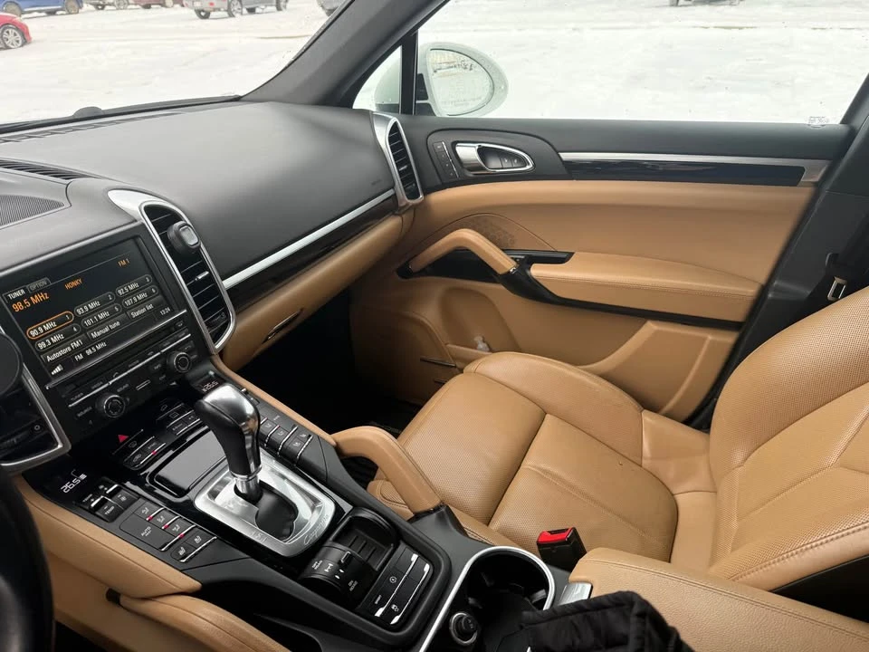 2016 Porsche 958 Cayenne - Image 9 of 13