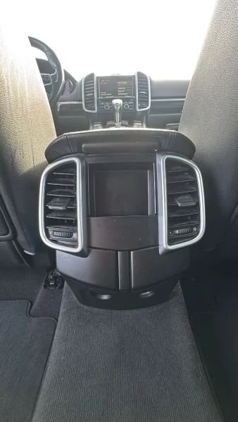 2016 Porsche 958 Cayenne - Image 13 of 20