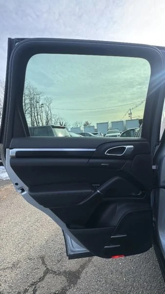 2016 Porsche 958 Cayenne - Image 11 of 20