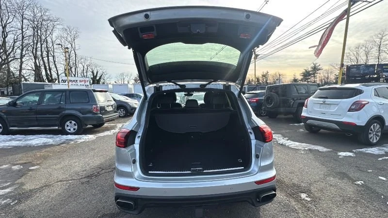 2016 Porsche 958 Cayenne - Image 15 of 20