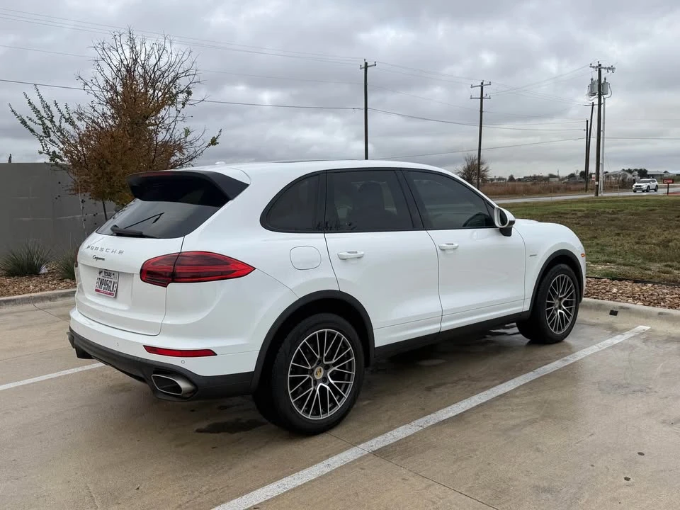 2016 Porsche 958 Cayenne Diesel - Image 2 of 9