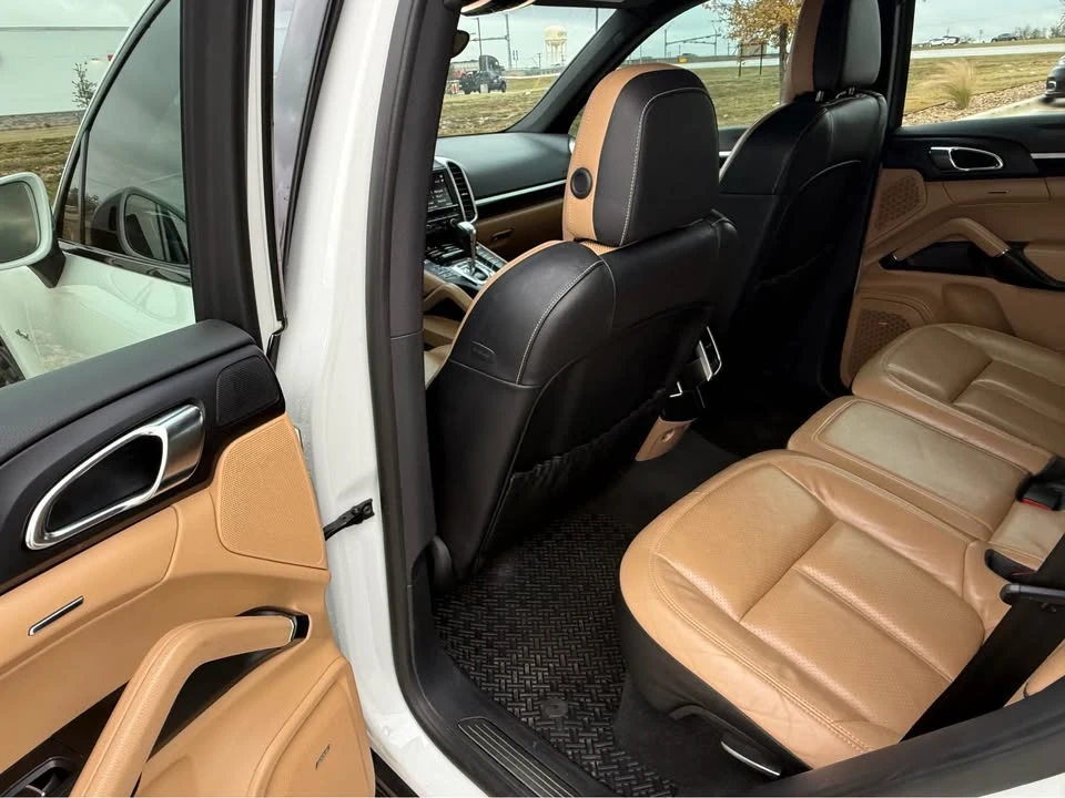 2016 Porsche 958 Cayenne Diesel - Image 8 of 9