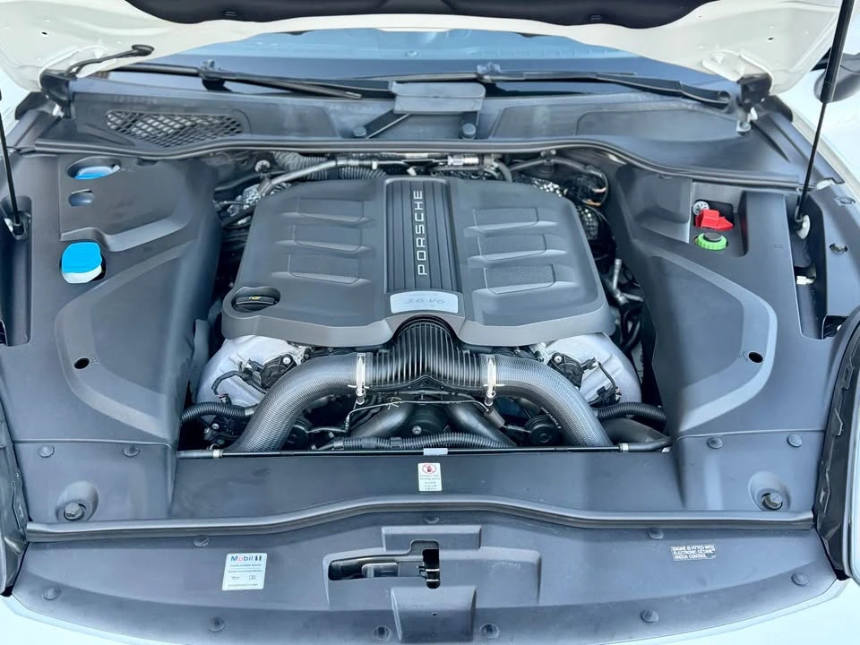 2016 Porsche 958 Cayenne GTS - Image 8 of 18