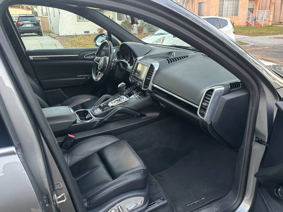 2016 Porsche 958 Cayenne - Image 12 of 15
