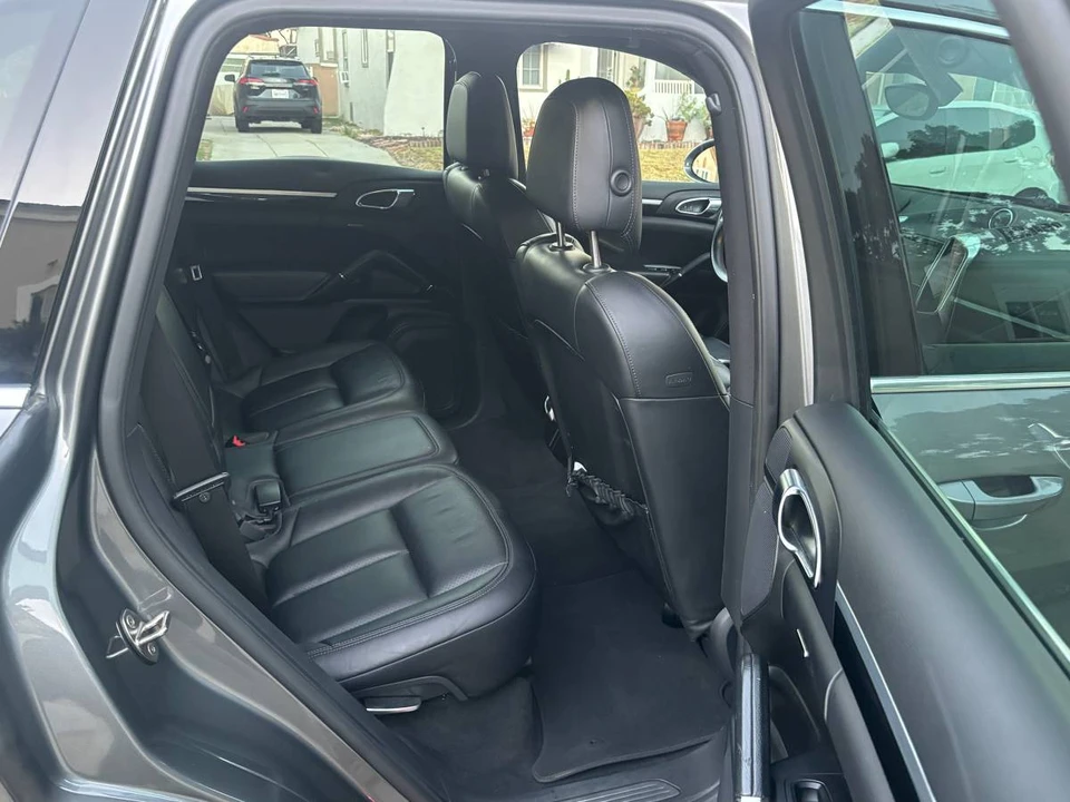 2016 Porsche 958 Cayenne - Image 13 of 15