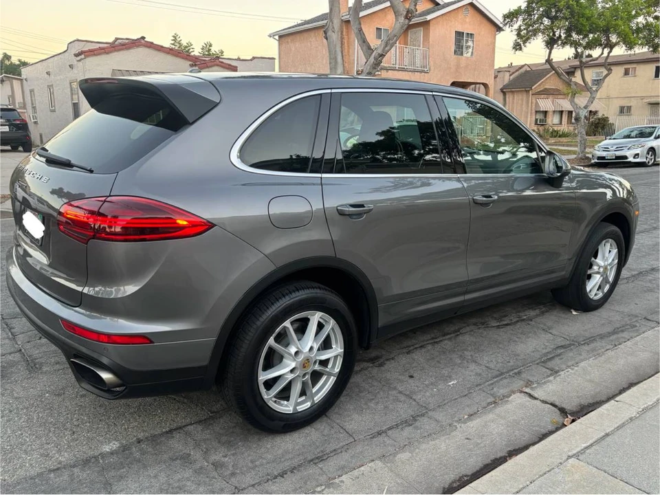 2016 Porsche 958 Cayenne - Image 4 of 15