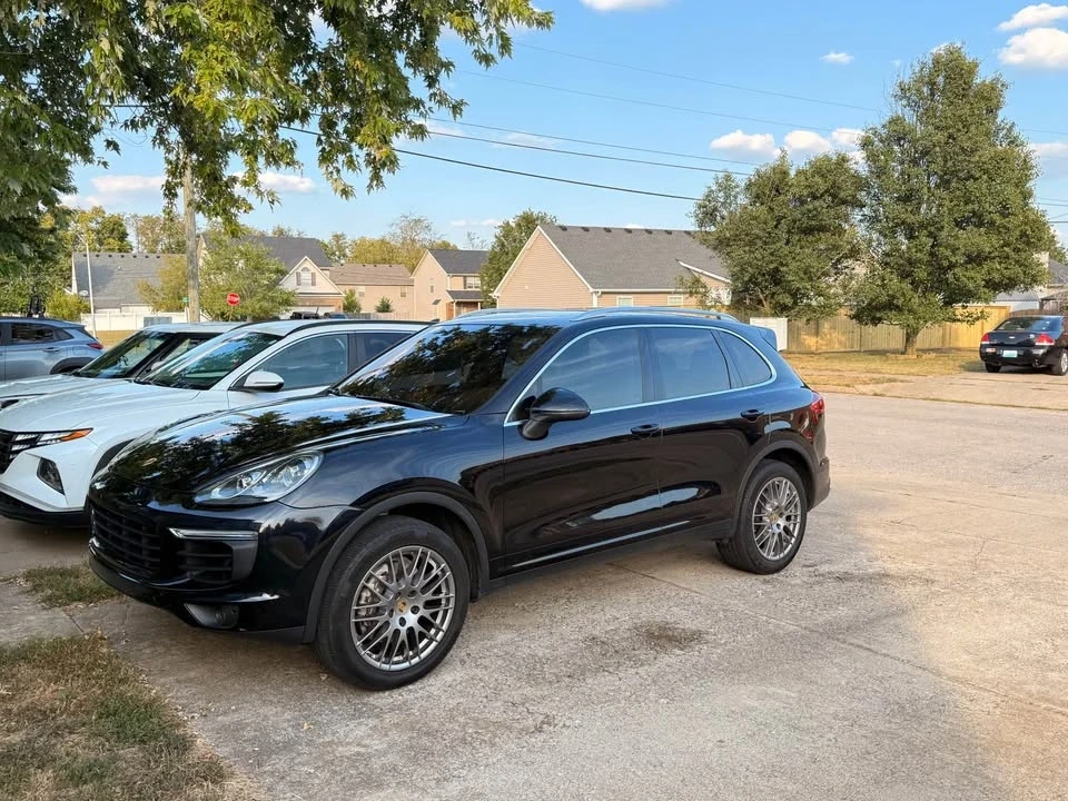 2016 Porsche 958 Cayenne - Image 2 of 13