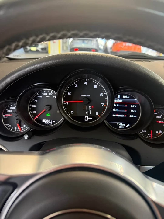 2016 Porsche 958 Cayenne - Image 9 of 10