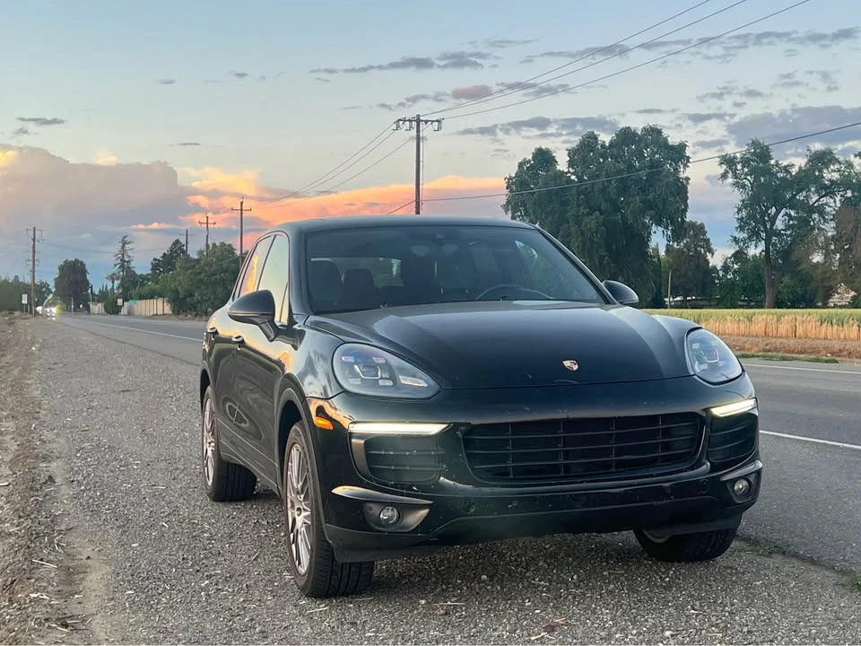 2016 Porsche 958 Cayenne - Image 3 of 3