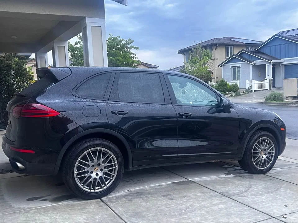 2016 Porsche 958 Cayenne - Image 2 of 3