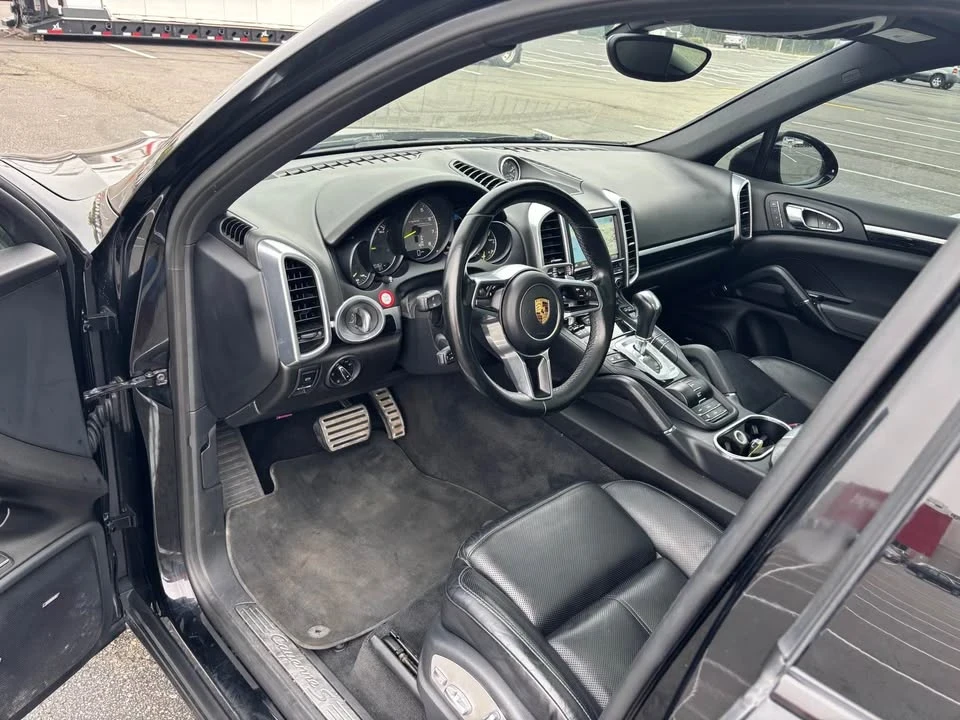 2016 Porsche 958 Cayenne S - Image 11 of 19