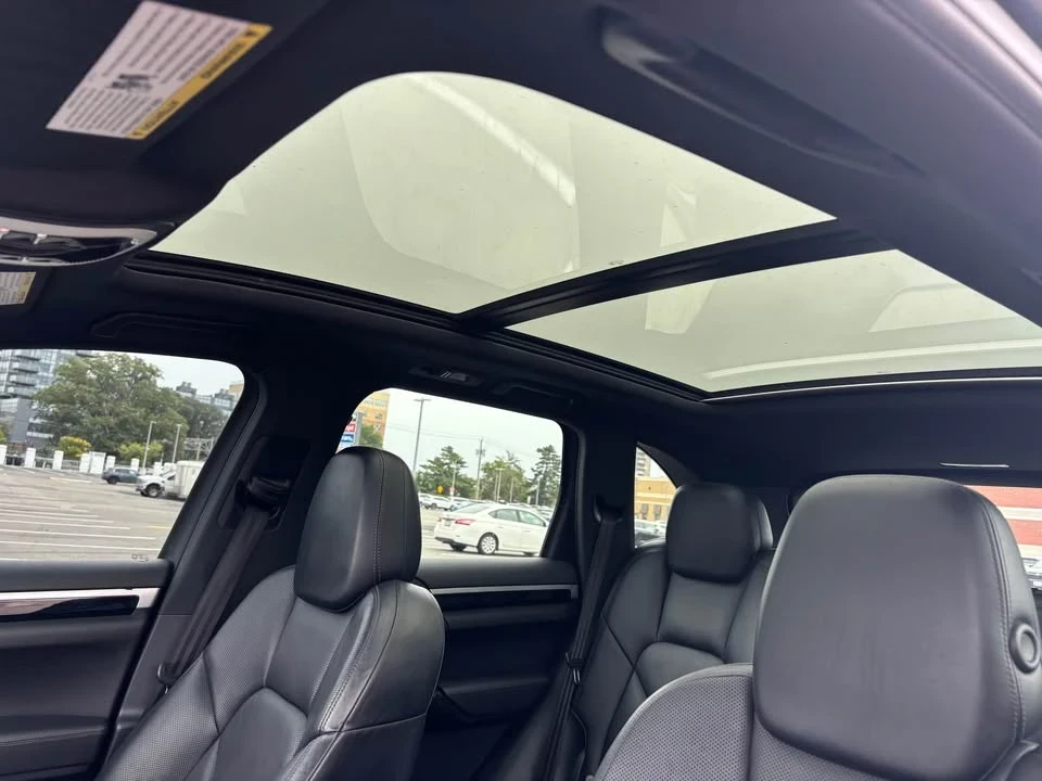 2016 Porsche 958 Cayenne S - Image 16 of 19