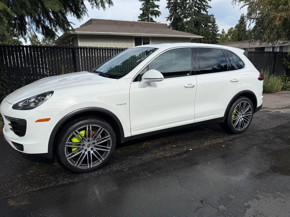 2016 Porsche 958 Cayenne S - Image 3 of 9