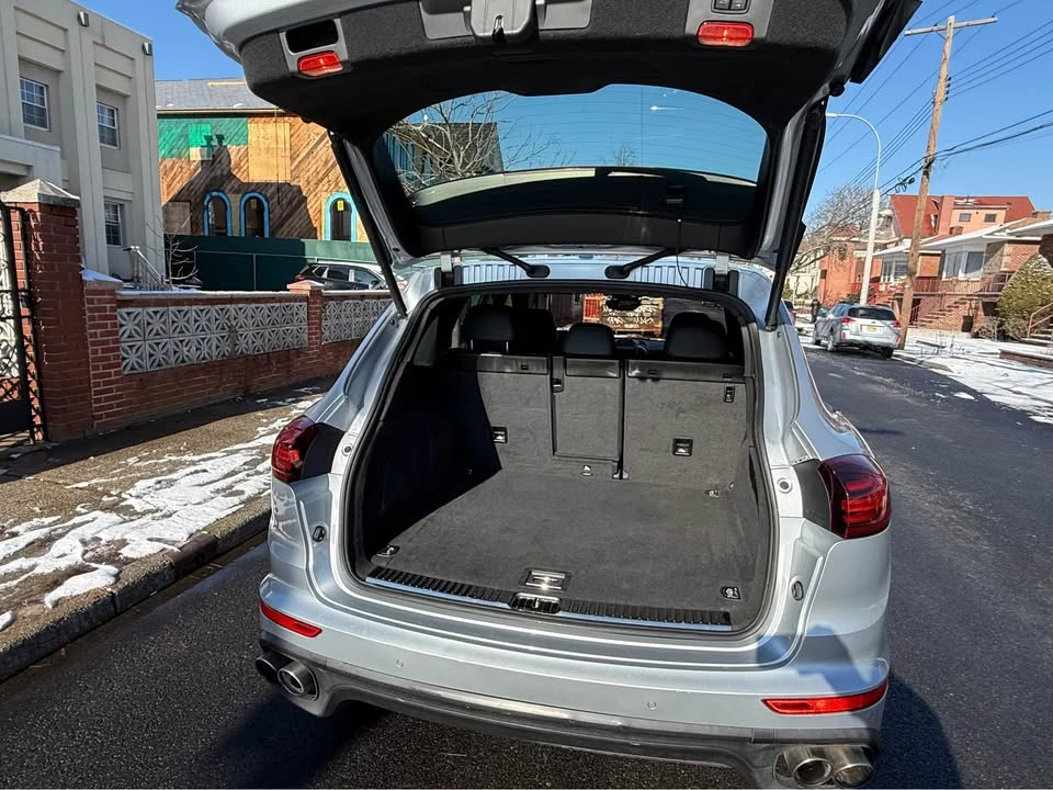 2016 Porsche 958 Cayenne S - Image 13 of 19