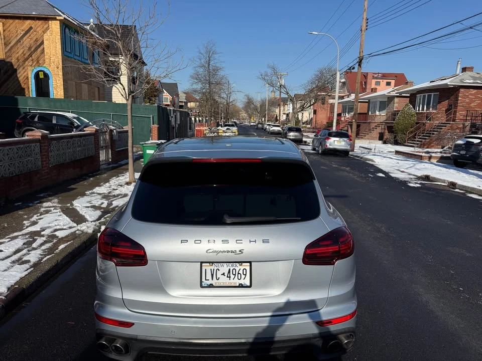 2016 Porsche 958 Cayenne S - Image 5 of 19