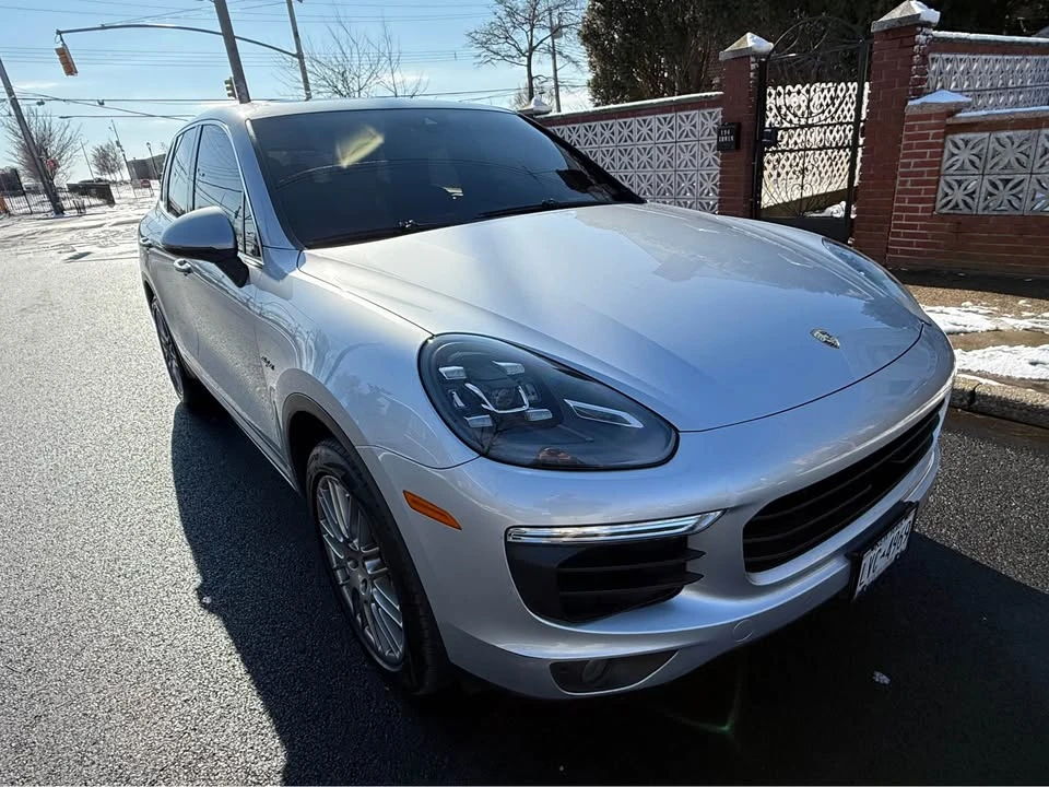 2016 Porsche 958 Cayenne S - Image 9 of 19