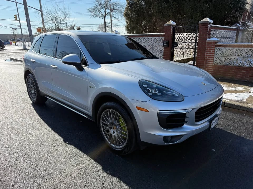 2016 Porsche 958 Cayenne S - Image 2 of 19