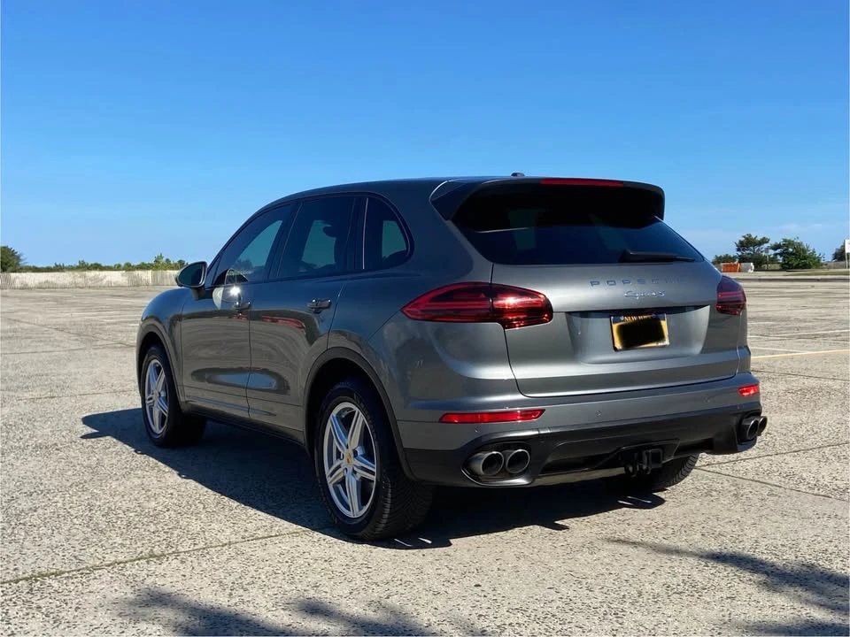 2016 Porsche 958 Cayenne S - Image 5 of 18