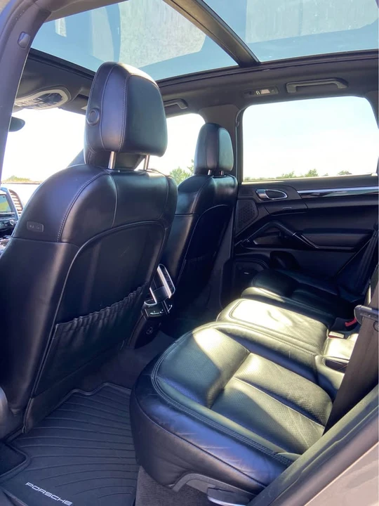 2016 Porsche 958 Cayenne S - Image 14 of 18