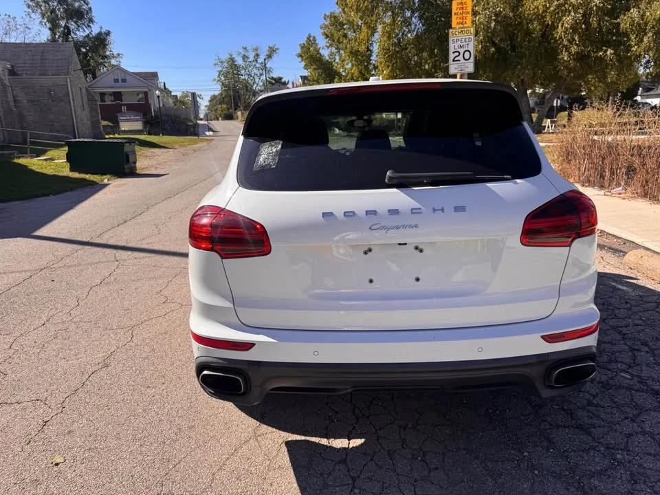 2016 Porsche 958 Cayenne S - Image 5 of 19