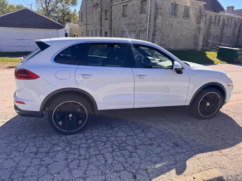 2016 Porsche 958 Cayenne S - Image 7 of 19
