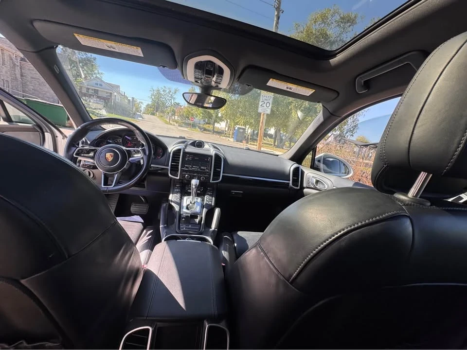 2016 Porsche 958 Cayenne S - Image 18 of 19