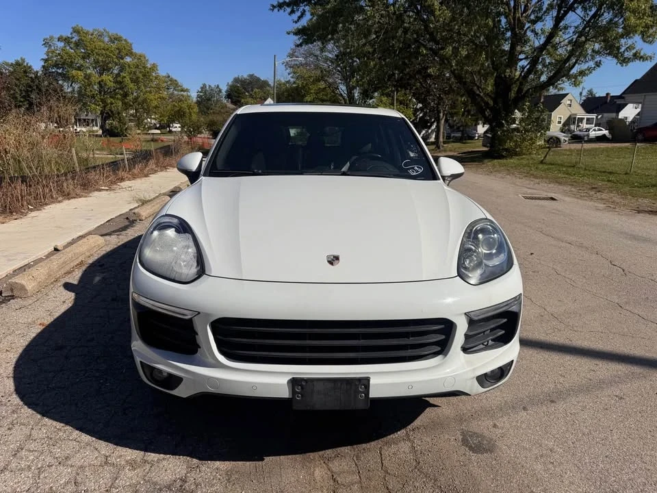 2016 Porsche 958 Cayenne S - Image 9 of 19