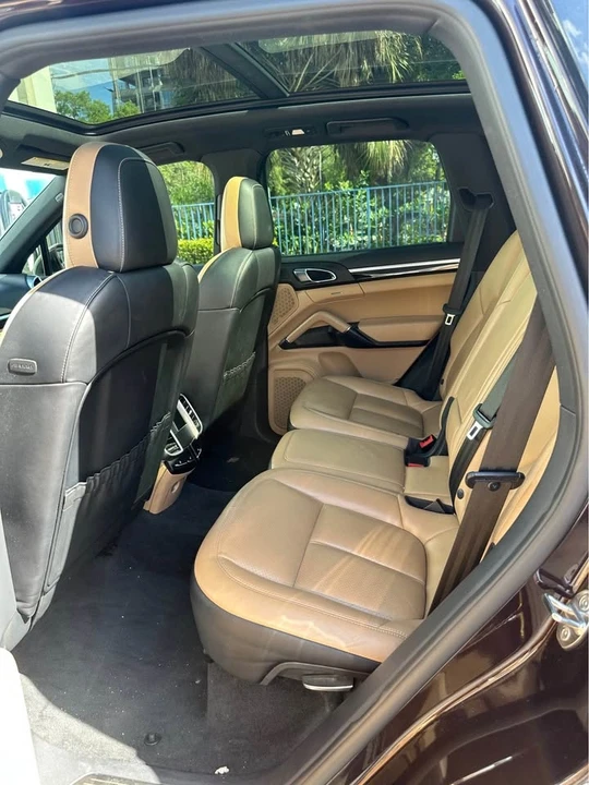2016 Porsche 958 Cayenne S - Image 10 of 11
