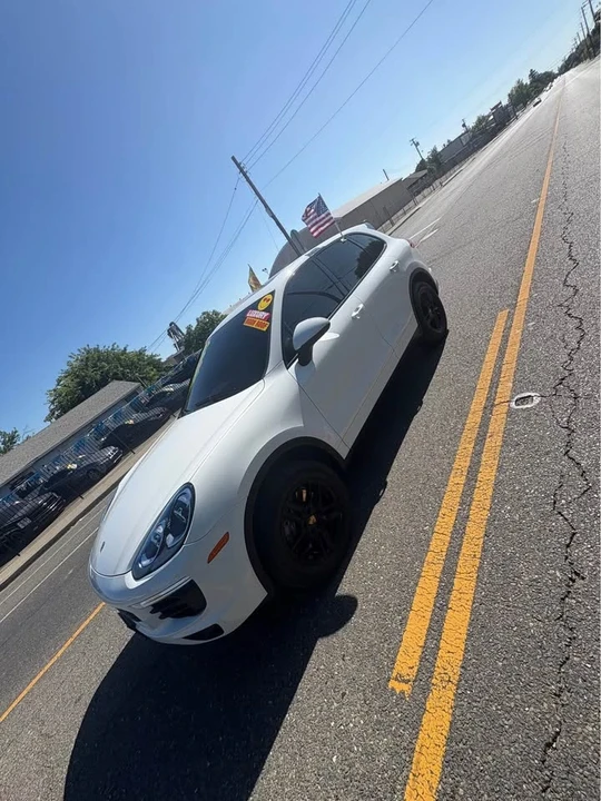 2016 Porsche 958 Cayenne S - Image 2 of 14