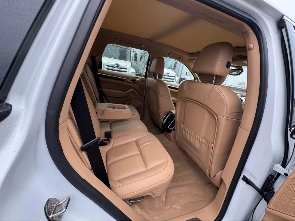 2016 Porsche 958 Cayenne S - Image 15 of 20
