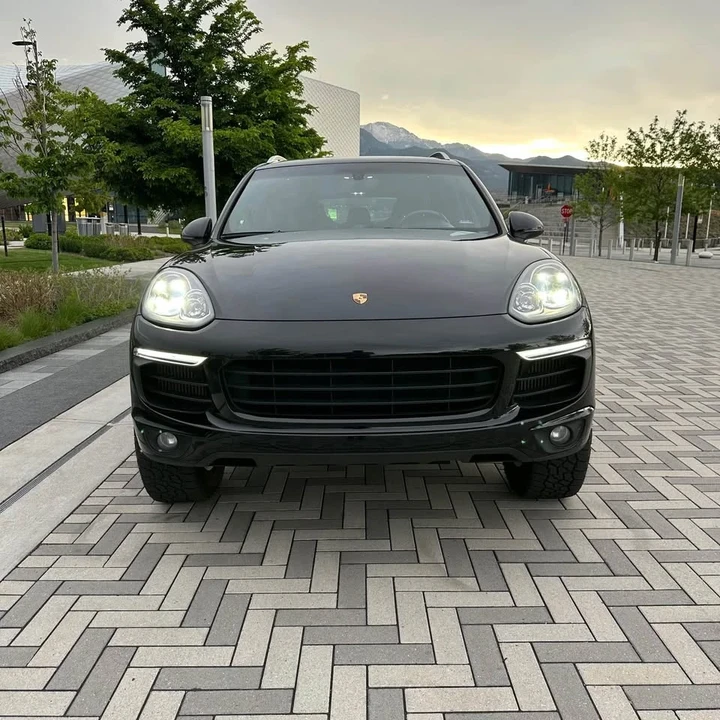 2016 Porsche 958 Cayenne S - Image 2 of 12