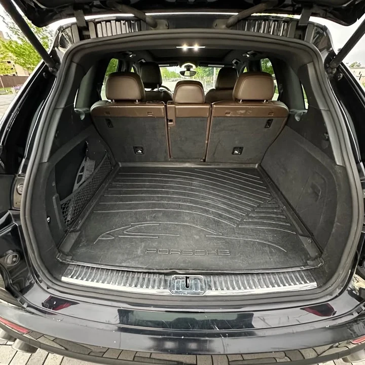 2016 Porsche 958 Cayenne S - Image 8 of 12