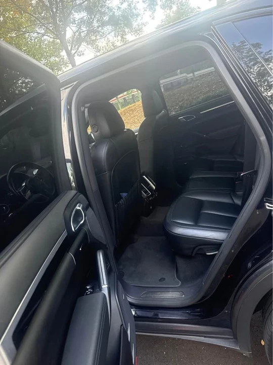 2016 Porsche 958 Cayenne S - Image 5 of 16