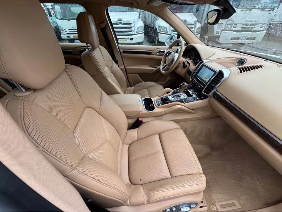 2016 Porsche 958 Cayenne S - Image 16 of 20