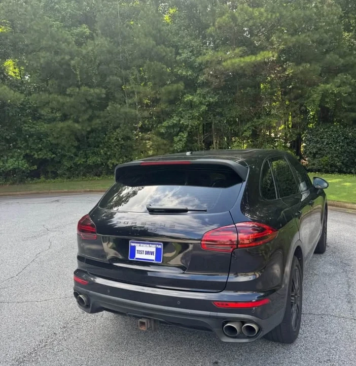 2016 Porsche 958 Cayenne S - Image 8 of 16