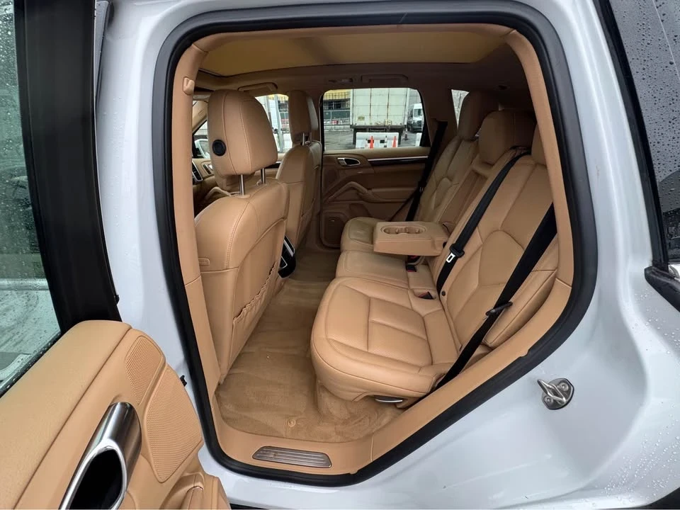 2016 Porsche 958 Cayenne S - Image 5 of 20