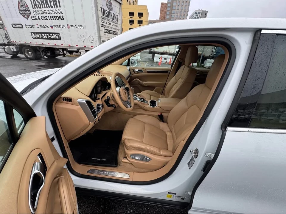 2016 Porsche 958 Cayenne S - Image 6 of 20