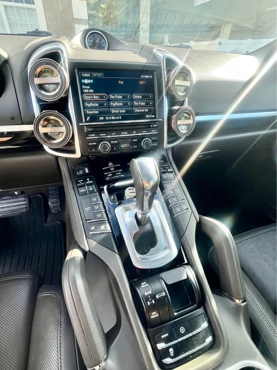 2016 Porsche 958 Cayenne S - Image 13 of 18