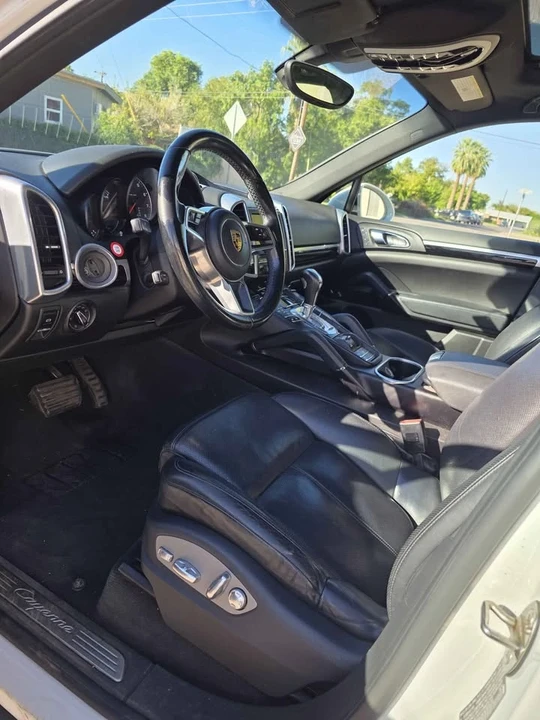 2016 Porsche 958 Cayenne S - Image 5 of 6