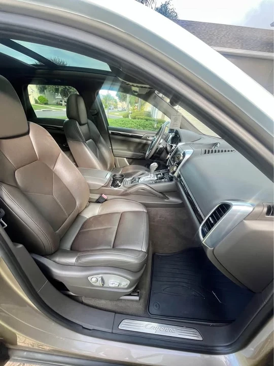 2016 Porsche 958 Cayenne S - Image 11 of 18