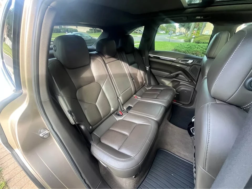 2016 Porsche 958 Cayenne S - Image 10 of 18