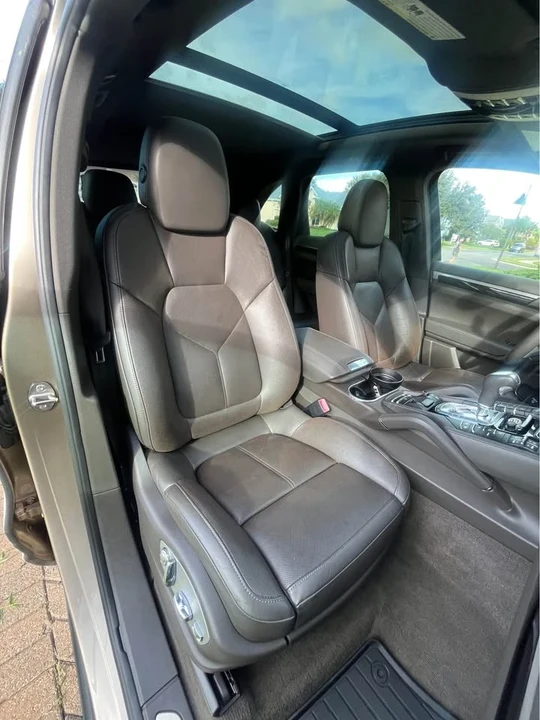 2016 Porsche 958 Cayenne S - Image 12 of 18