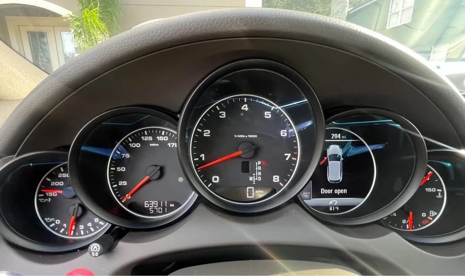 2016 Porsche 958 Cayenne S - Image 15 of 18