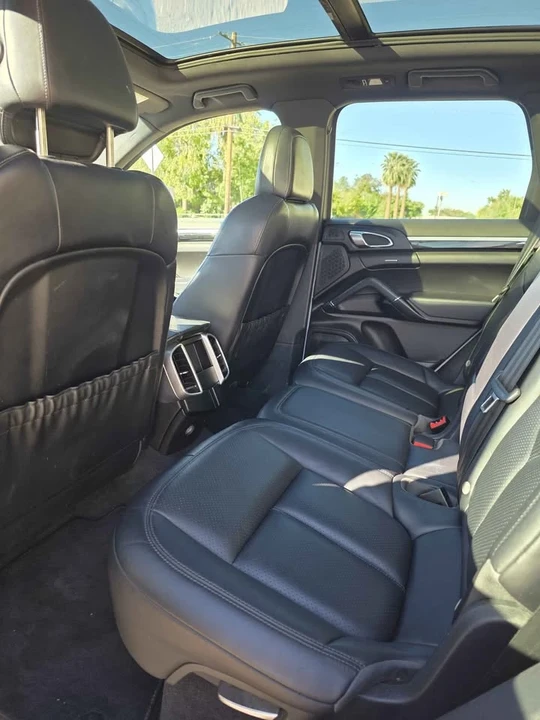 2016 Porsche 958 Cayenne S - Image 3 of 5