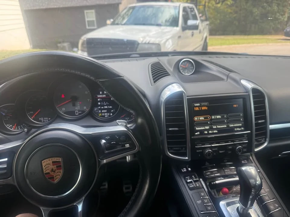 2016 Porsche 958 Cayenne S - Image 12 of 16