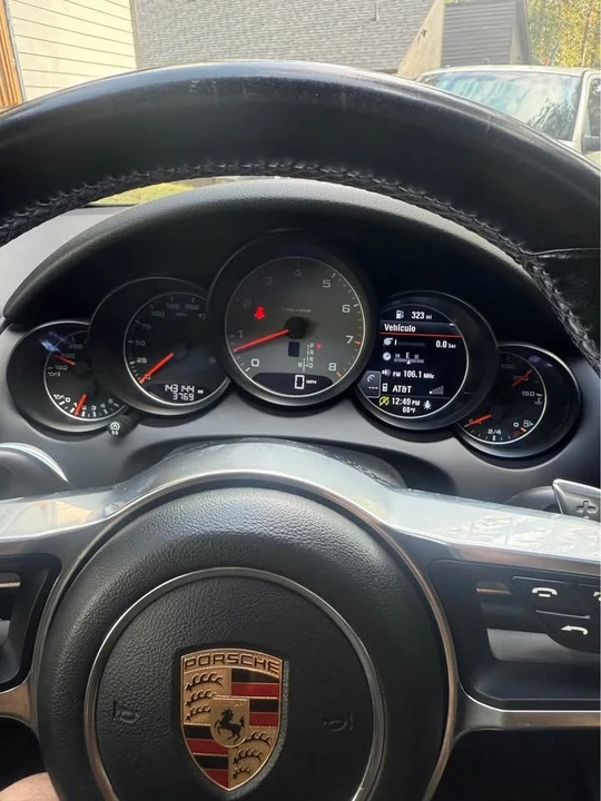2016 Porsche 958 Cayenne S - Image 13 of 16