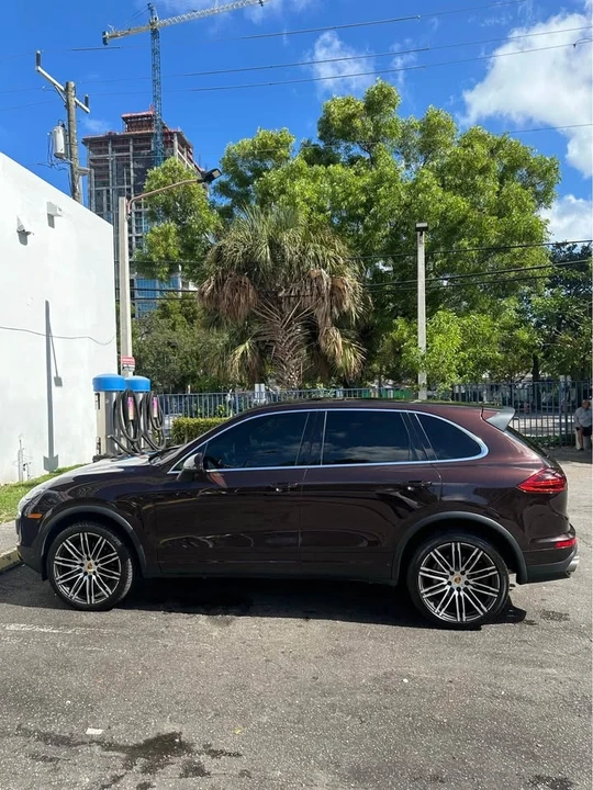 2016 Porsche 958 Cayenne S - Image 3 of 11